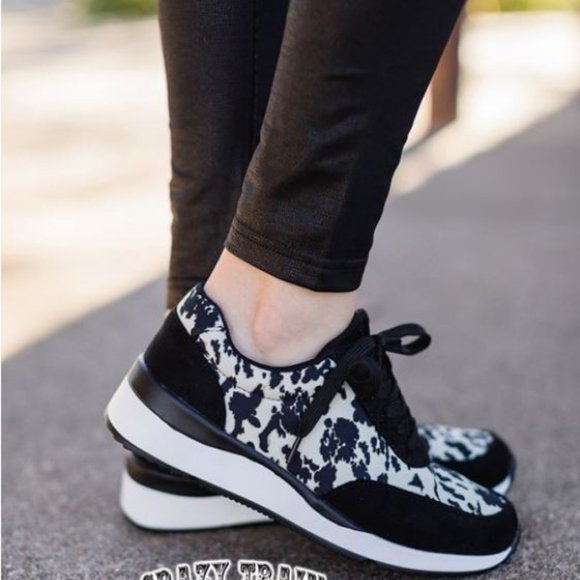 Wacky Western Kicks - Cowhide - Picture 1 of 5